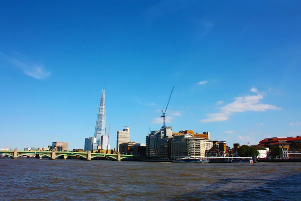 Floden Thames Och Dess London Byggnader Och Skyskrapor Storbritannien — Stockfoto