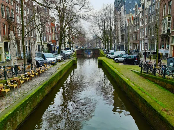 Simmetria Fascino Dei Canali Amsterdam Tra Strade Olandesi Quotidiane Nei — Foto Stock