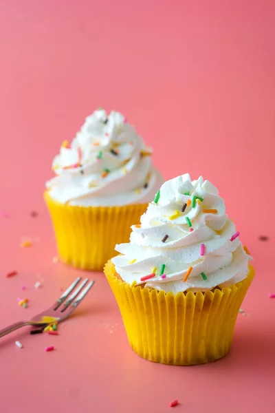 Cupcake Aniversário Caseiro Fundo Rosa — Fotografia de Stock