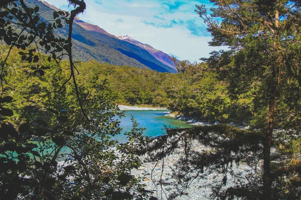 Błękitne baseny w Parku Narodowym Mount Aspiring, Wyspa Południowa, Nowa Zelandia — Zdjęcie stockowe