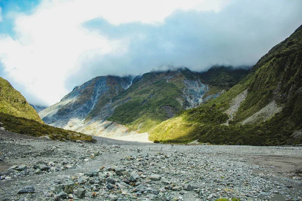 Yeni Zelanda 'nın güney adasında Fox Buzulu manzarası
