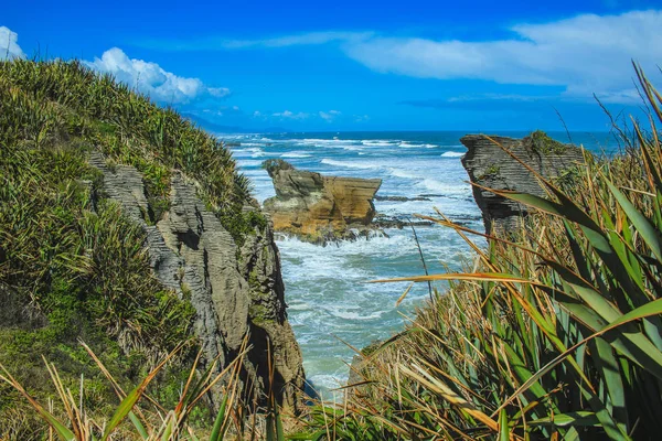 Panqueca Rochas perto de Punakaiki, Ilha do Sul, Nova Zelândia — Fotografia de Stock