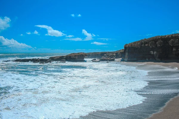 Пляж в Трак Траман, Южный остров, Новая Зеландия — стоковое фото