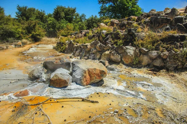 Geotermikus aktivitás a Kuirau Parkban Rotoruában, Északi-szigeten, Új-Zélandon — Stock Fotó