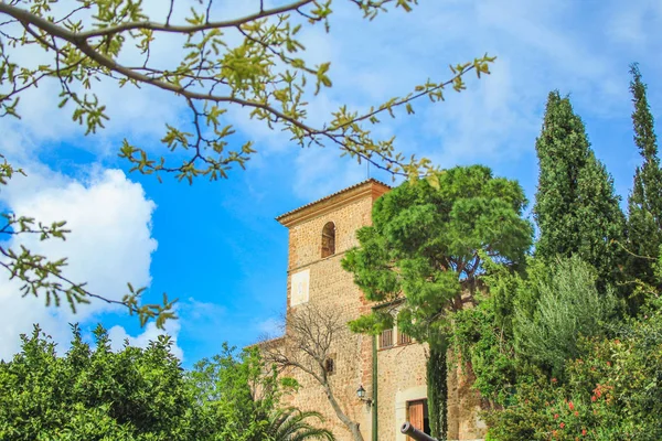 Blick über Deia Stadt an der Westküste von Mallorca, Spanien — Stockfoto