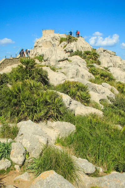 スペインのマヨルカ島のキャップ フォルメニョールの北海岸を見下ろす — ストック写真