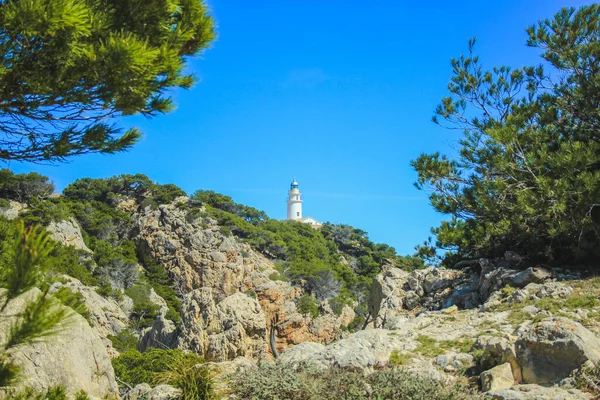 Φάρος Faro Capdepera Στην Κορυφή Των Βράχων Στην Cala Gat — Φωτογραφία Αρχείου