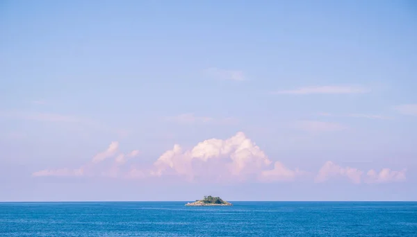 Pequeña Isla Verde Costa Rovinj Península Istria Croacia — Foto de Stock