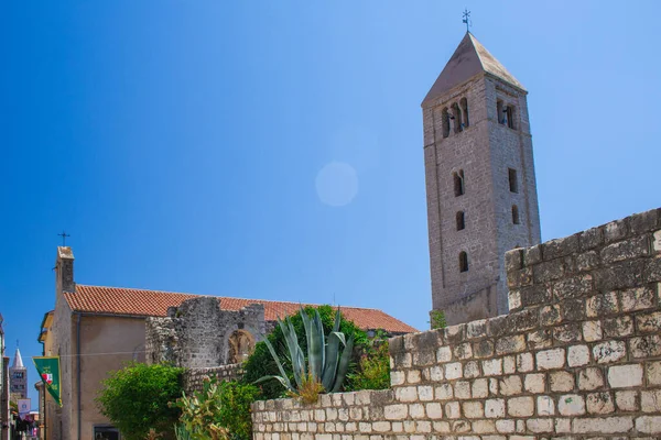 Dzwonnica Klasztoru Benedyktynów Andrzeja Mieście Rab Wyspie Rab Chorwacja — Zdjęcie stockowe