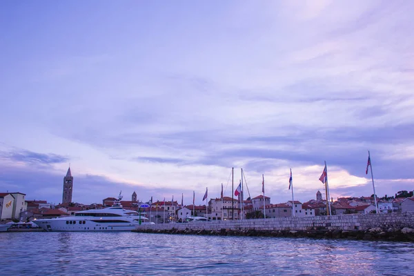 Остров Раб Хорватия Июля 2018 Года Живописный Вид Прибрежную Бухту — стоковое фото