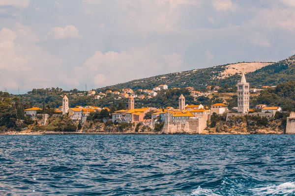 Hırvatistan Rab Adasındaki Rab Kasabasının Resimli Kıyı Manzarası — Stok fotoğraf