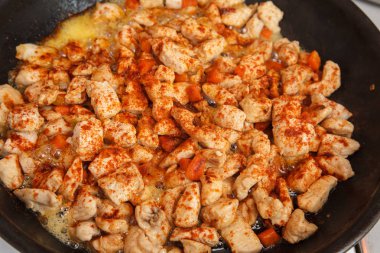 kızarmış tavuk göğsü 