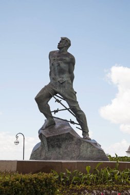 Sovyet tatar şair ve direniş savaşçısı musa dz Anıtı