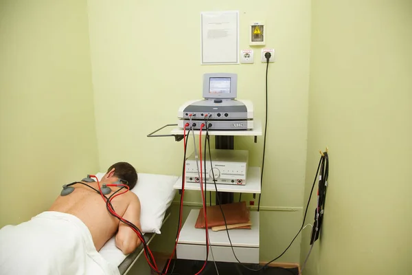 Kazan Ryssland Juli 2015 Läkare Gör Ett Kardiogram För Patient — Stockfoto