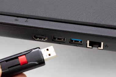 USB flash disk ve port