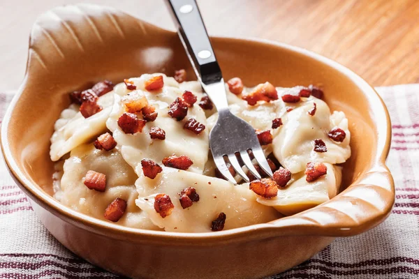 Dumplings con carne o repollo y champiñones o queso — Foto de Stock