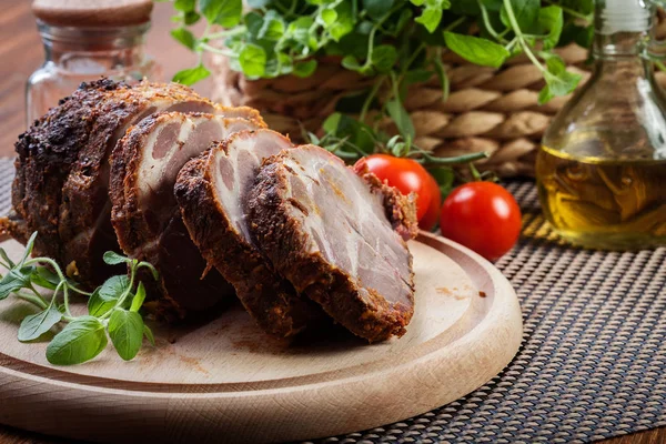 Cuello de cerdo asado con especias —  Fotos de Stock