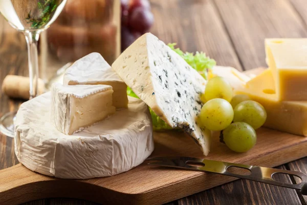 さまざまなチーズのセット — ストック写真