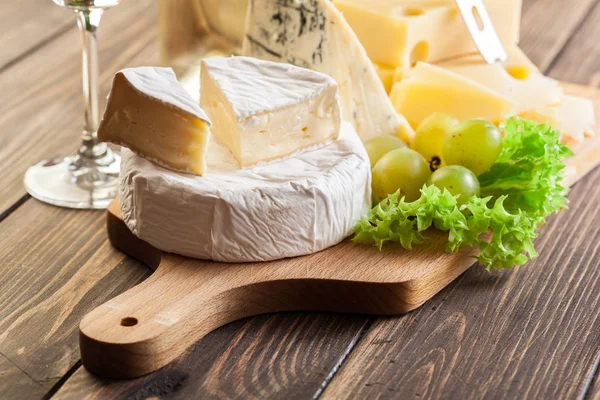 Sett med forskjellige oster – stockfoto