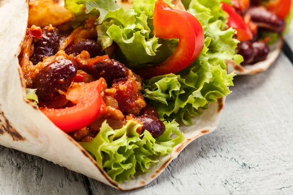 Tortilla with mincemeat and beans — Stock Photo, Image