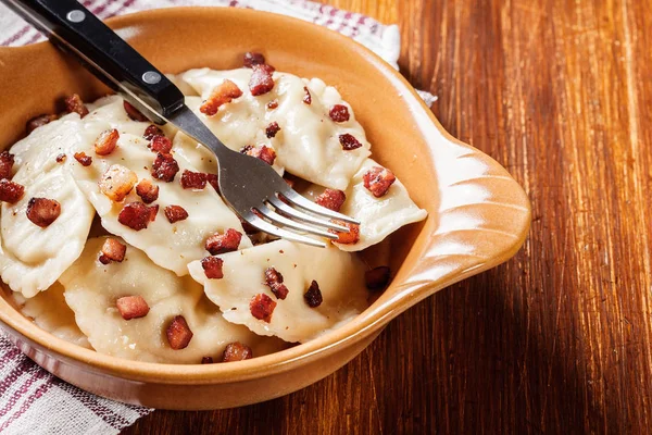 Dumplings con carne o repollo y champiñones o queso — Foto de Stock