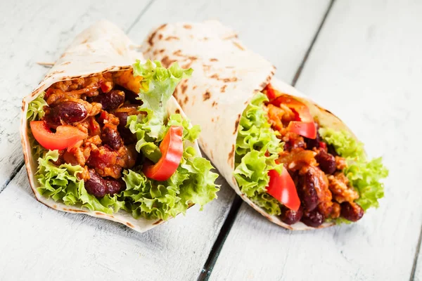 Tortilla mit Hackfleisch und Bohnen — Stockfoto