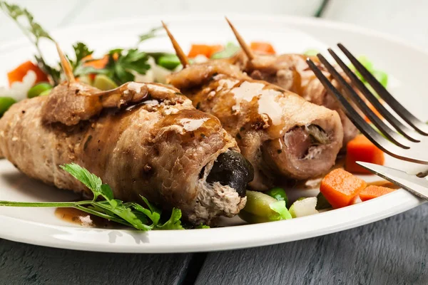 Pork rolls and vegetables — Stock Photo, Image