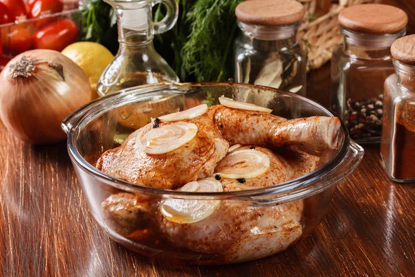 Raw chicken legs marinated — Stock Photo, Image