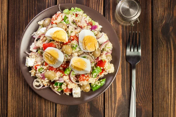 Kuskus ve yumurta taze salata — Stok fotoğraf