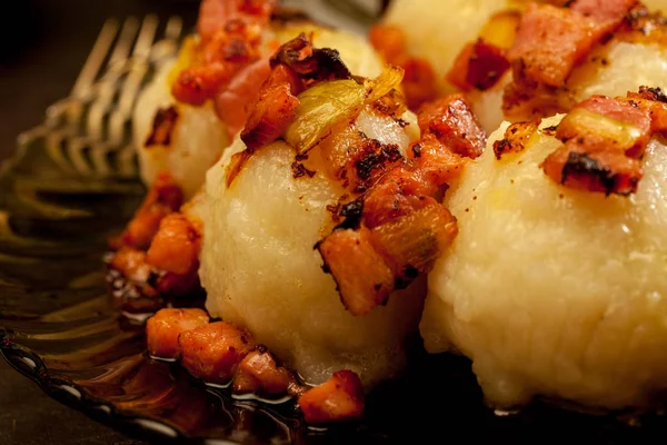 Bolinhos de batata recheados com carne — Fotografia de Stock