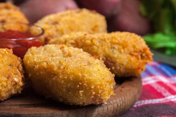 Croquetes caseiros de presunto jamon — Fotografia de Stock