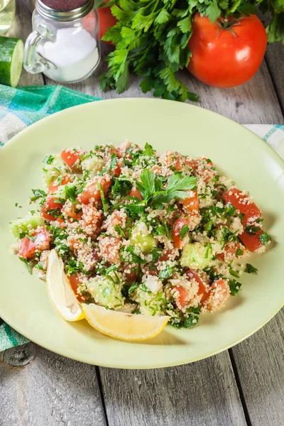 Ensalada de Tabbouleh con cuscús — Foto de Stock