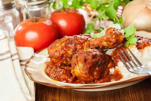 Pollo muslo curry con arroz —  Fotos de Stock