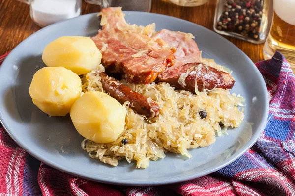 Choucroute garnie. Alsatian sauerkraut — Stock Photo, Image