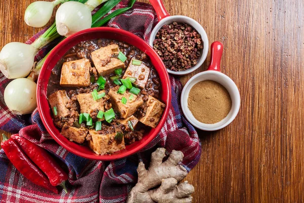 Mapo Tofu - plat épicé au sichuan — Photo
