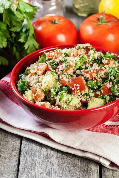 Salát Tabbouleh s kuskus — Stock fotografie