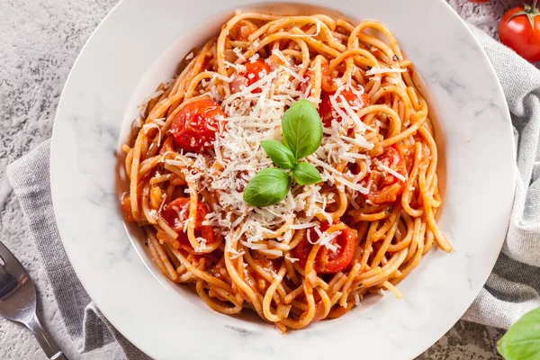 Parmesan Peynirli Spagetti Napoli Geleneksel Talyan Yemeği — Stok fotoğraf