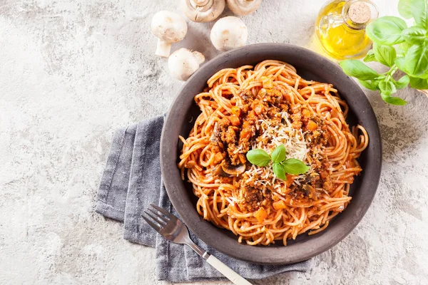 Espaguetis Boloñeses Con Champiñones Queso Cocina Italiana —  Fotos de Stock