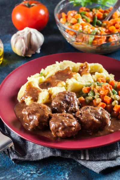 Roasted Meatballs Dark Sauce Mashed Potatoes Salad Plate — Stock Photo, Image