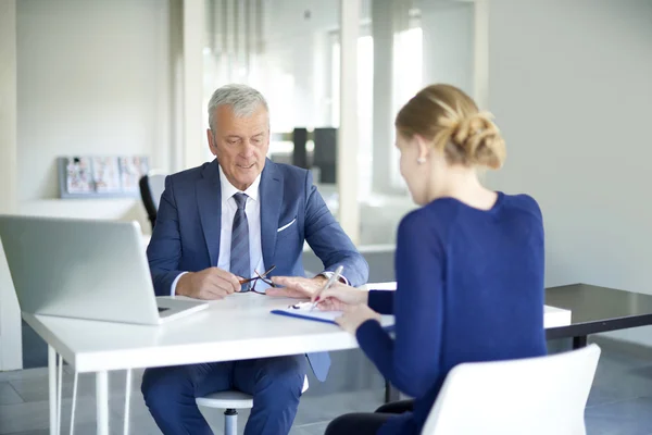 Senior bank advisor at work — ストック写真