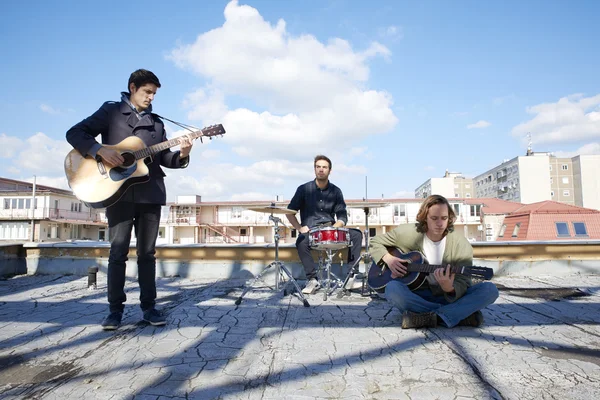 Banda tocando música — Foto de Stock