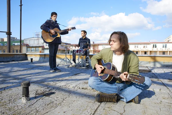 Banda tocando música — Foto de Stock