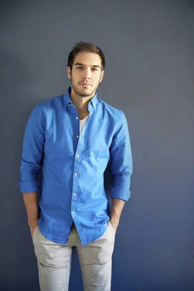 Confident young man standing — Stock Photo, Image