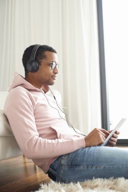 adam müzik tablet ile