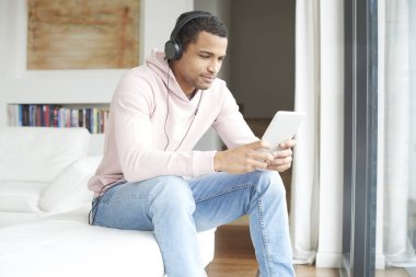 adam müzik tablet ile