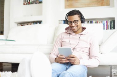 adam müzik tablet ile