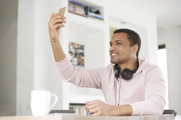 Man nemen selfie — Stockfoto