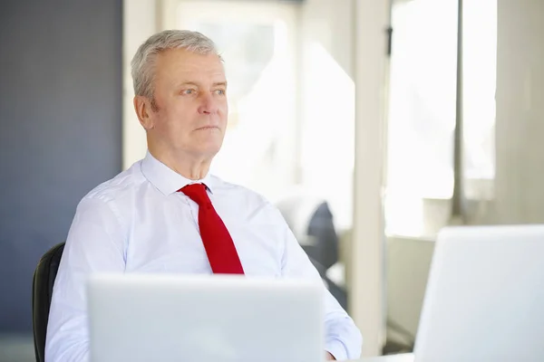 Man looking thoughtfully — Stock Photo, Image