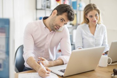 yaratıcı ekip beyin fırtınası