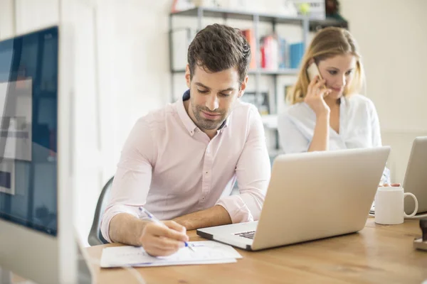 Man making sketch — Stock Photo, Image